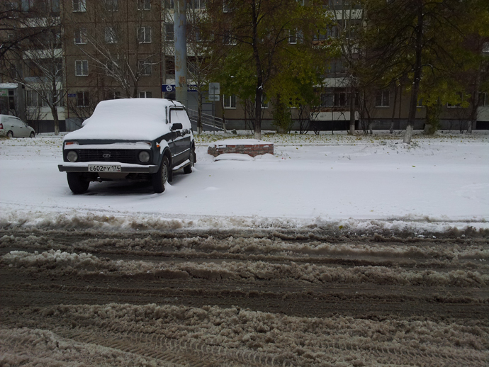 Снег на дорогах