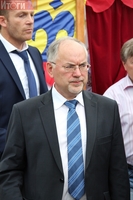 s25