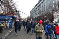 Солдатские сапоги и розовые кеды массовидных  явлений